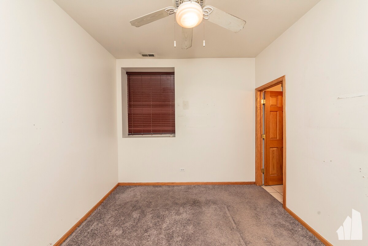 Building Photo - 5204 S Drexel Ave