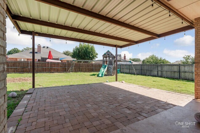 Building Photo - 7017 Springwater Ave