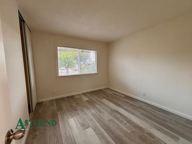 Building Photo - 2627 Prestwick Ave