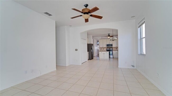 Building Photo - 1007 Royal St George Dr