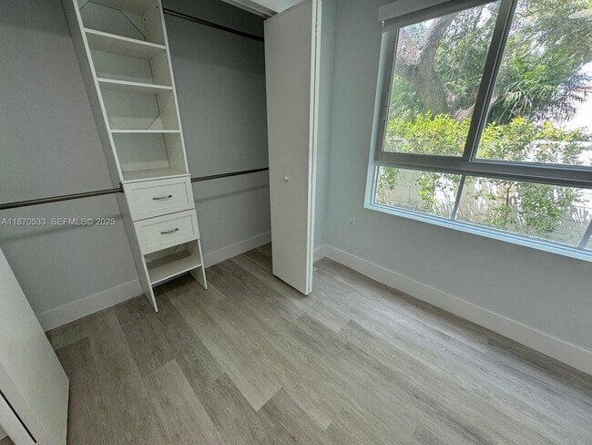 Building Photo - 2555 NE 193rd St