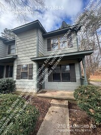 Building Photo - 2 Bedroom 1 full and 2 half bath Townhome ...