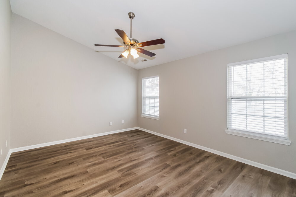 Building Photo - 7645 Blue Willow Dr