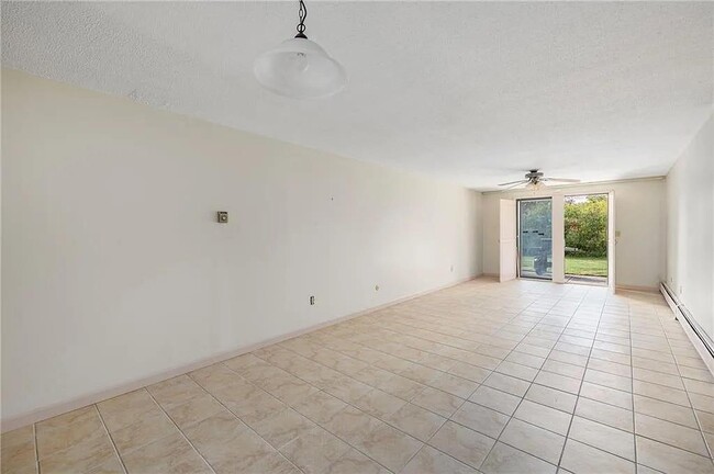 Building Photo - 510 Child St