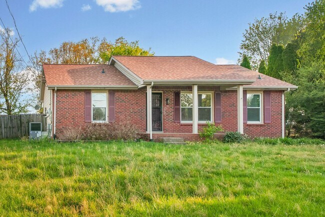 Building Photo - 3 Bedroom 1 1/2 Bath Renovated Home For Rent!