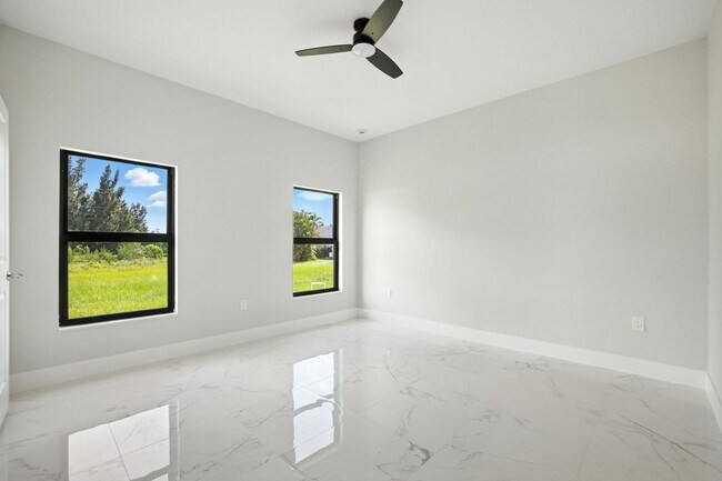Building Photo - 2838 Tropicana Parkway W