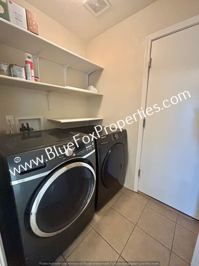 Building Photo - 9495 N Winter Wren Ave