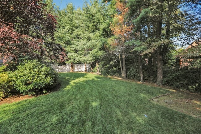 Building Photo - 357 Tom Hunter Rd