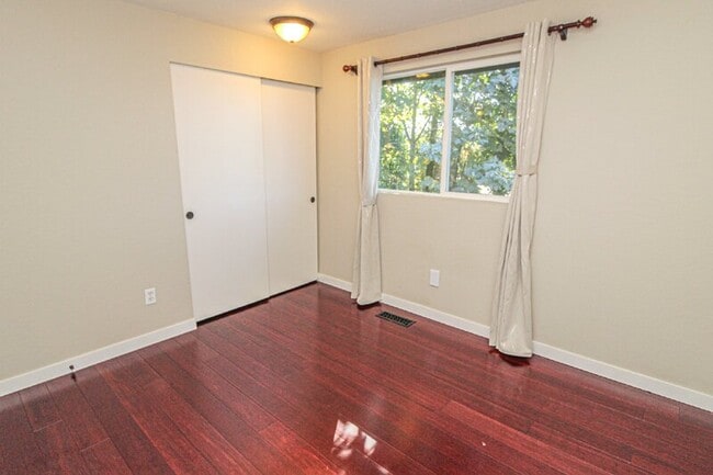 Building Photo - 17630 17th Dr SE