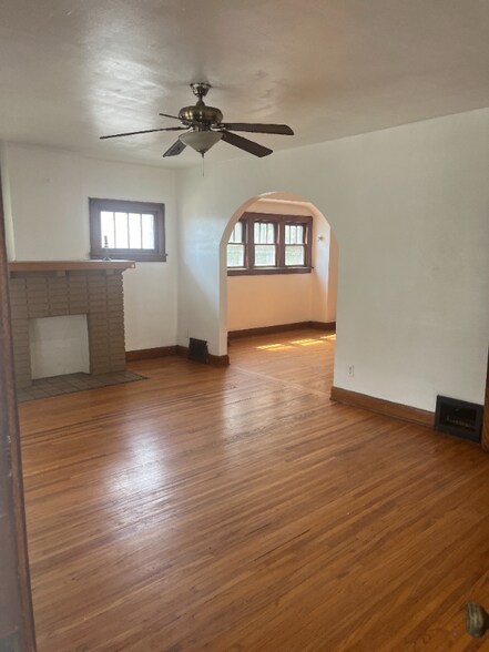 Primary Photo - 816 Wright Ave