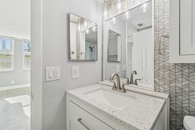 Building Photo - 2051 Skimmer Ct