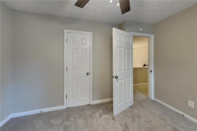 Building Photo - 4922 Anclote Dr