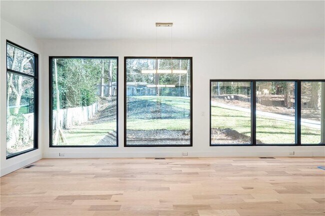 Building Photo - 3626 N Stratford Rd NE