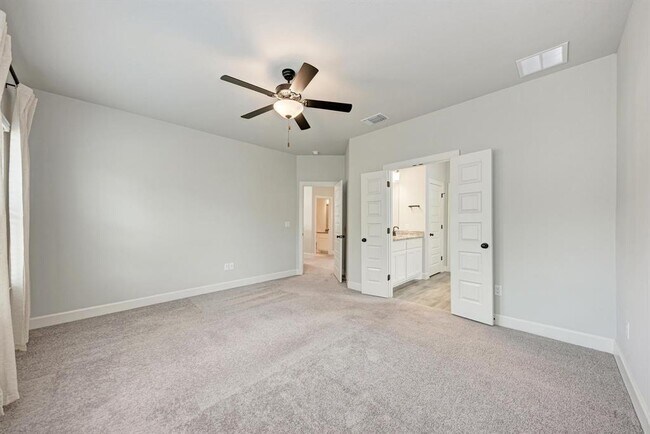 Building Photo - 12811 Stanford Dr