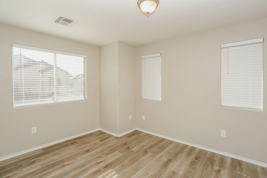 Building Photo - 8149 Finch Feather St