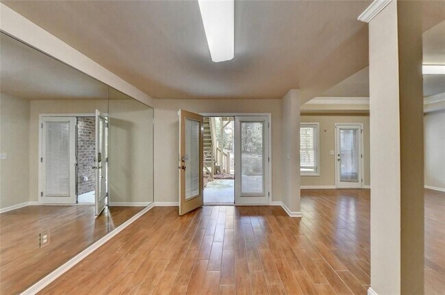 Building Photo - 11636 Parkside Ave