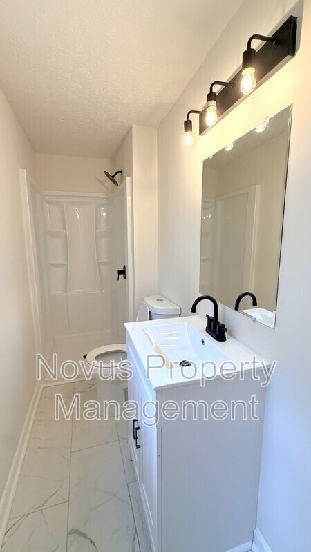 Building Photo - 105 Woodbine Dr