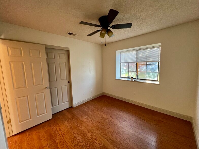 Building Photo - 6024 Billabong Ct