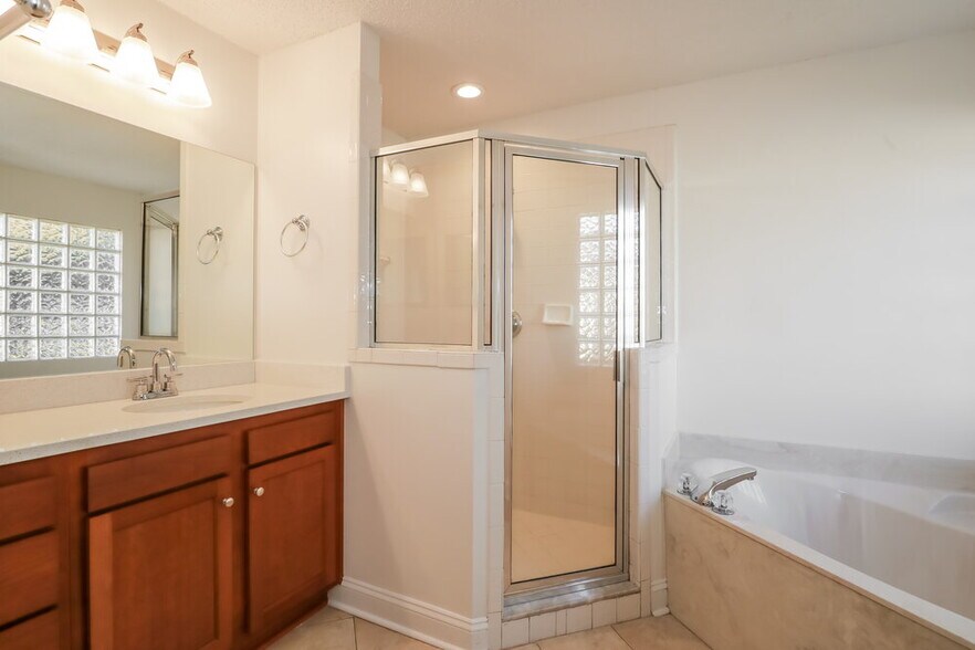 Building Photo - 2980 Brittany Bluff Dr