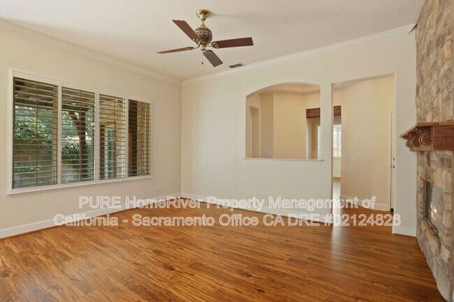 Building Photo - 12020 Gold Pointe Ln
