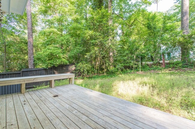 Building Photo - 200 Howell St