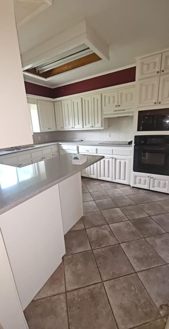 Building Photo - Beautiful 3 bed home