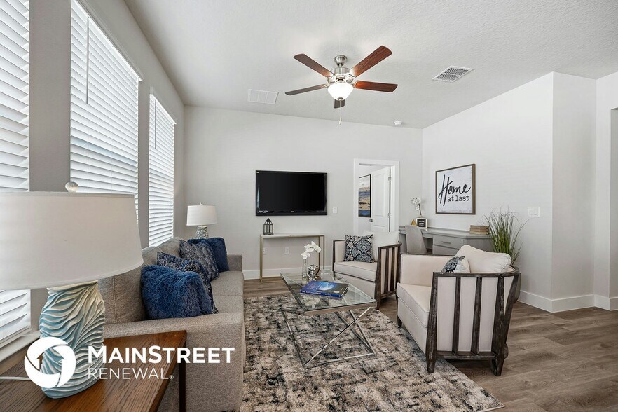 Building Photo - 305 Whiteheart Dr