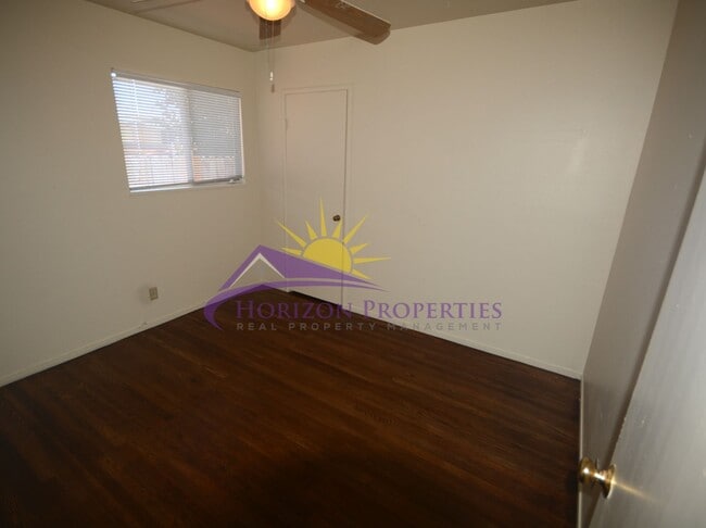 Building Photo - 2252/2254 Royale Rd