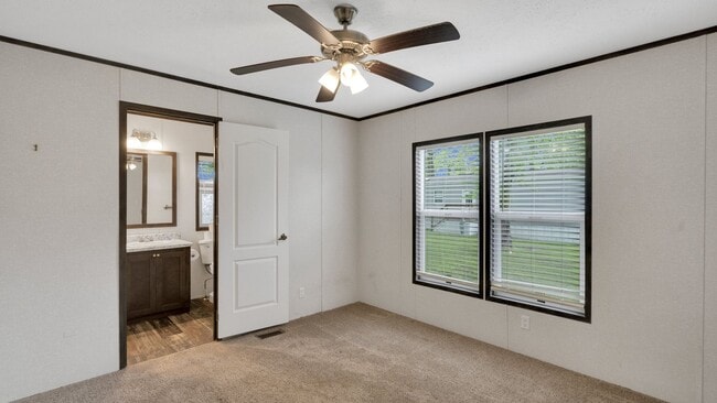 Building Photo - 2 bed/2 bath lovely mobile home! Schedule ...