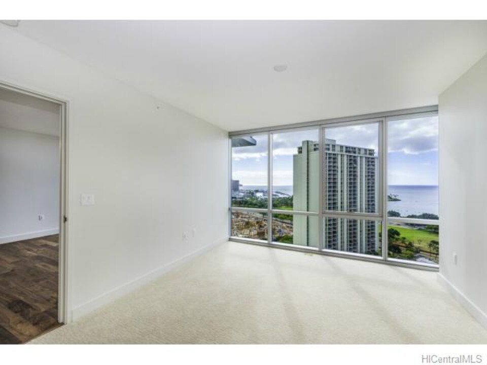 Building Photo - 1189 Waimanu St