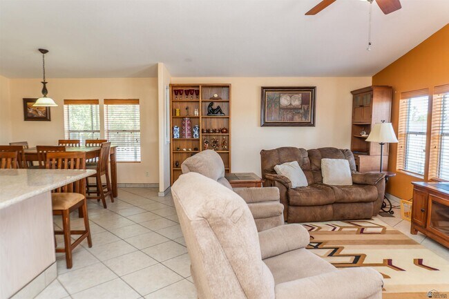 Building Photo - 10772 S Williams Ave