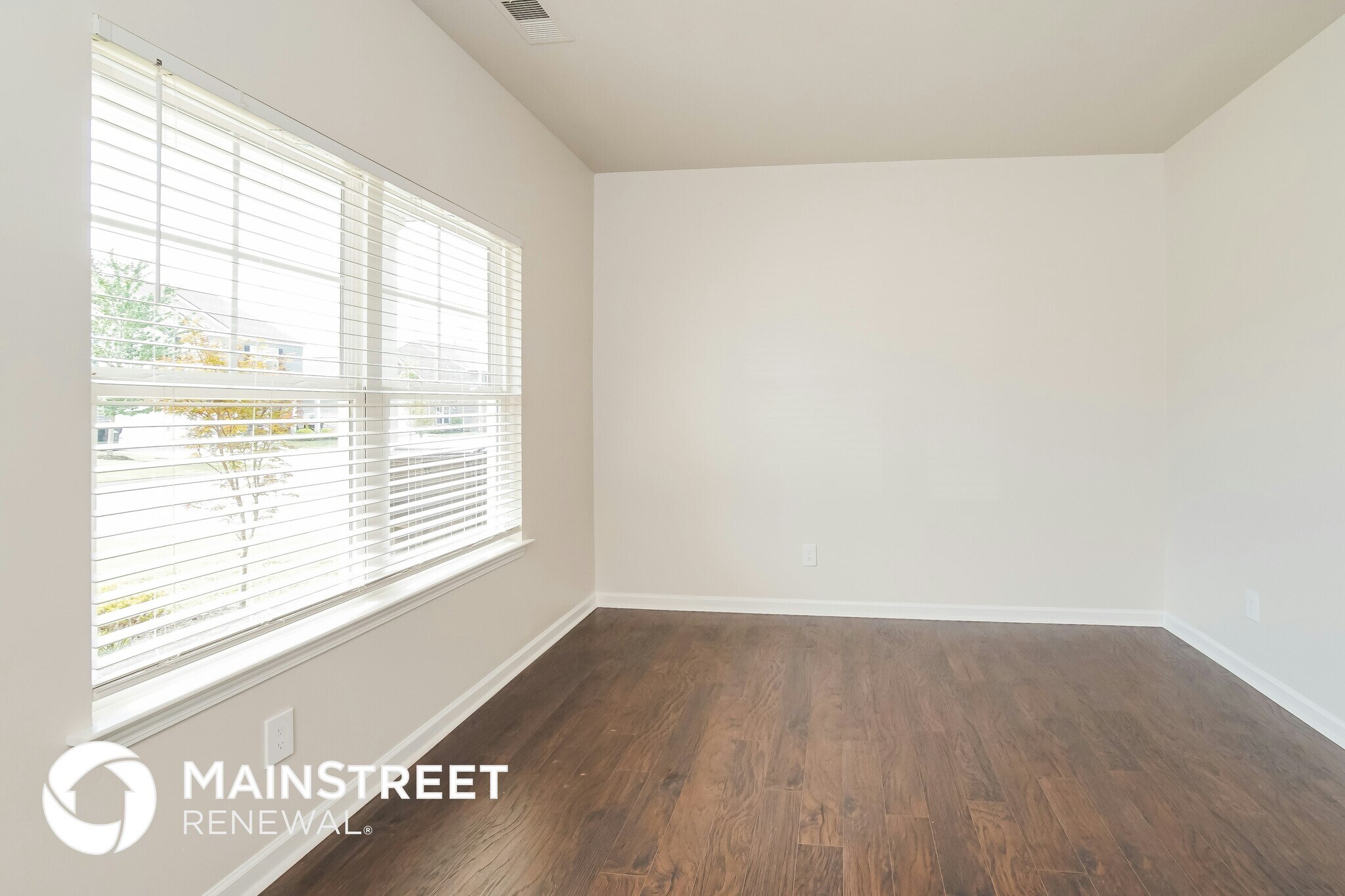 Building Photo - 8129 Dennis Fox Ln