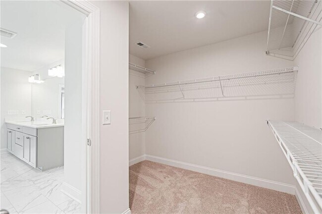 Building Photo - 5394 Pebblebrook Ln SE