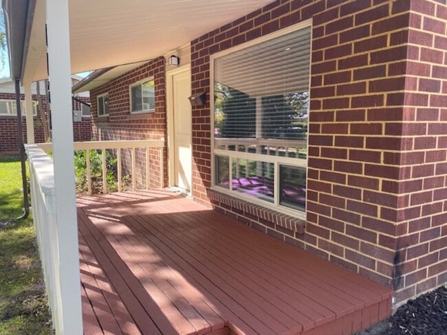 Building Photo - 1163 Buccaneer Dr