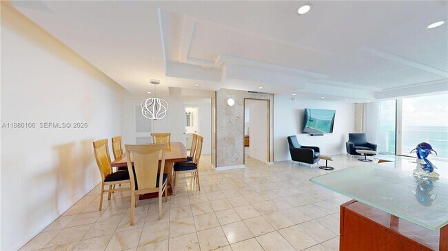 Building Photo - 3140 S Ocean Dr