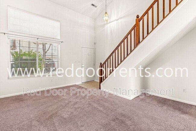 Building Photo - 679 Mountain Pine Dr