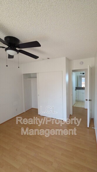 Building Photo - 1452 E 5th St