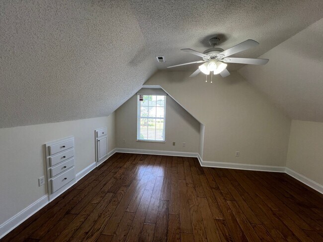 Building Photo - 154 Regency Dr