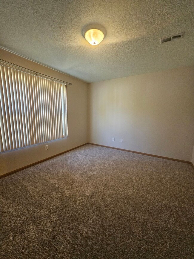 Building Photo - There is a $25 fee per application and eve...