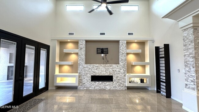 Building Photo - 12408 Fresh Water Dr