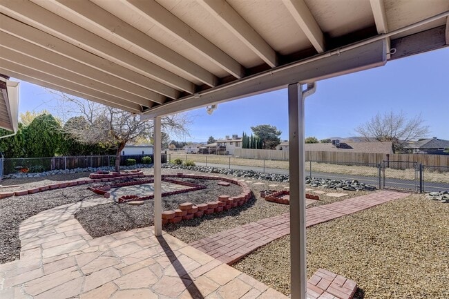 Building Photo - 3 bed, 2 bath home in Prescott Valley