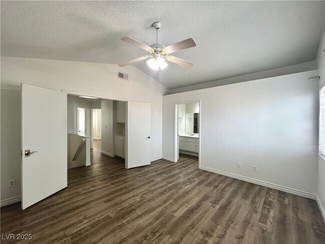 Building Photo - 1537 N Canyon Rose Way