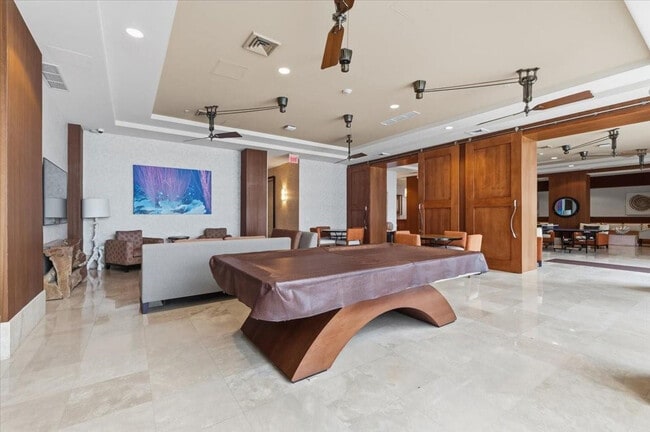 Building Photo - 1945 S Ocean Dr