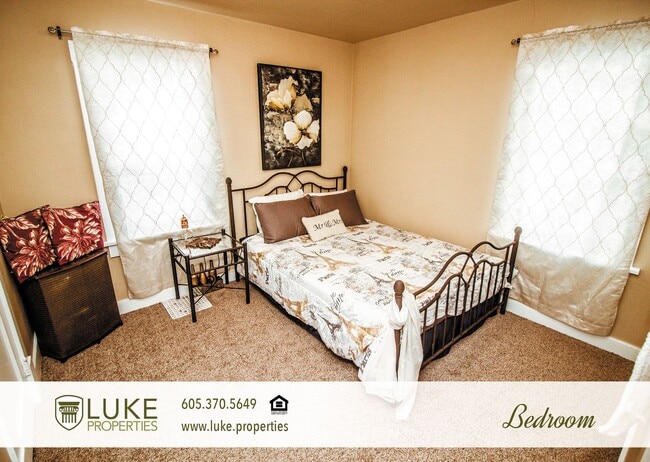 Building Photo - 803 S Main Ave