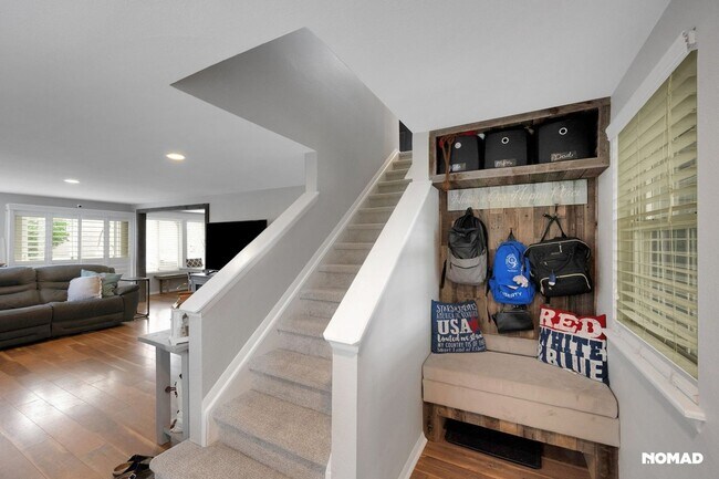 Building Photo - Spacious 4BR House in Aurora