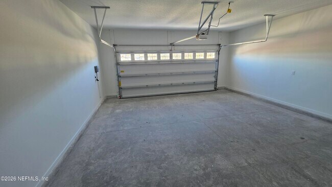 Building Photo - 644 Farmfield Dr