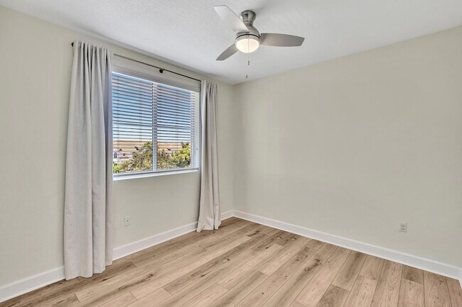 Building Photo - 1405 Renaissance Way
