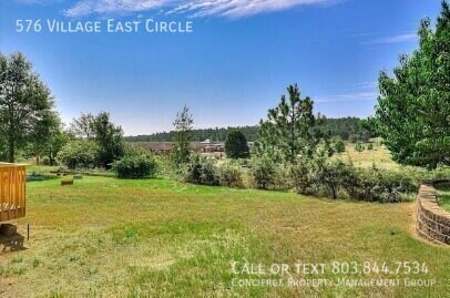 Building Photo - 576 Village E Cir