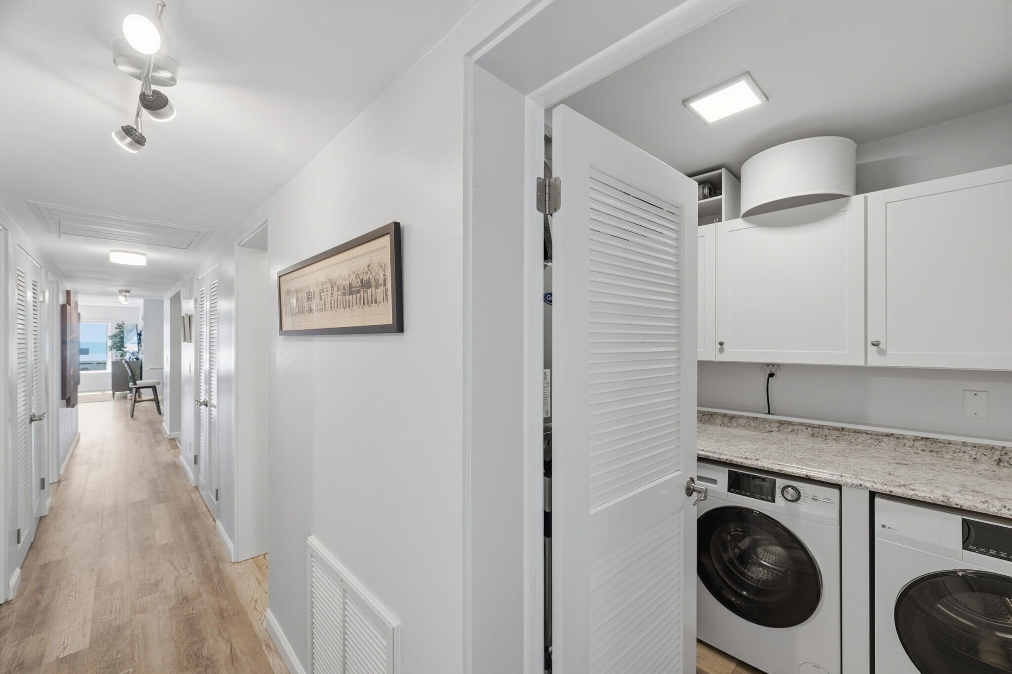 Building Photo - 5400 Gulf Dr