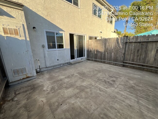 Building Photo - Beautiful 2 Bedroom with Ocean View in Dan...